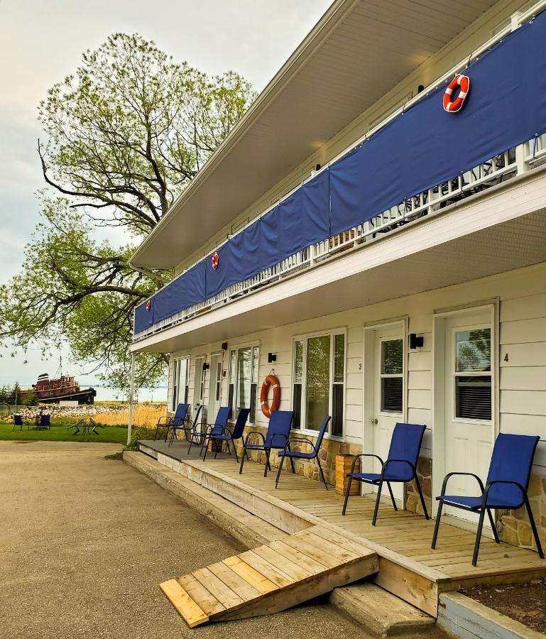 Les Petits Studios Du Bord De L'Eau Saint-Joseph-de-la-Rive Zewnętrze zdjęcie